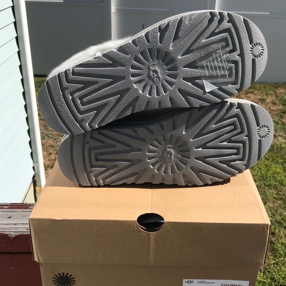 UGG Mini Toscana Cuff - Picture 6 of 7